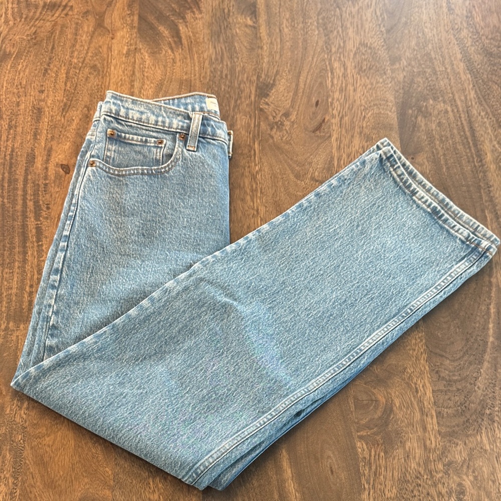 Abercrombie & Fitch Blue 90s relaxed Jean High Rise